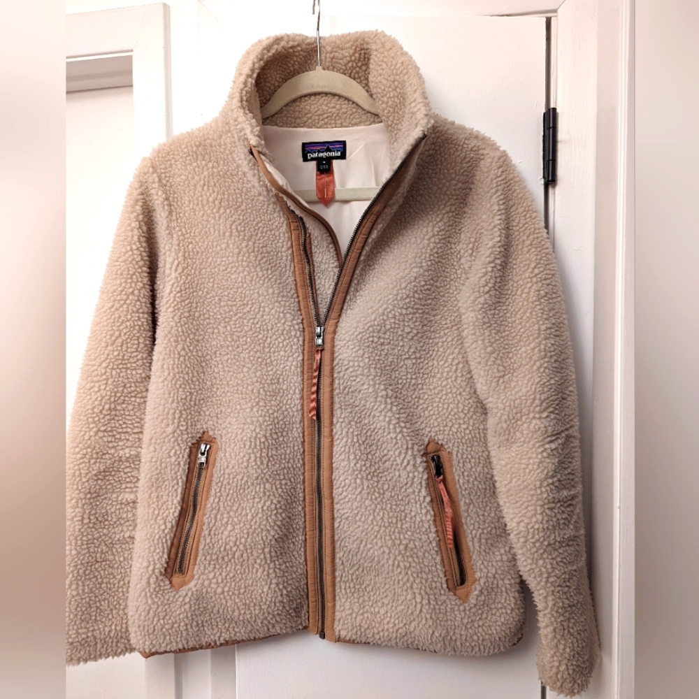 Patagonia women's fleece jacket in beige size M
